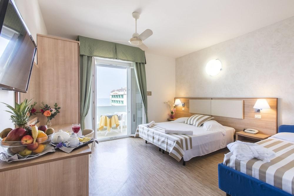 Hotel Losanna Gabicce Mare Εξωτερικό φωτογραφία