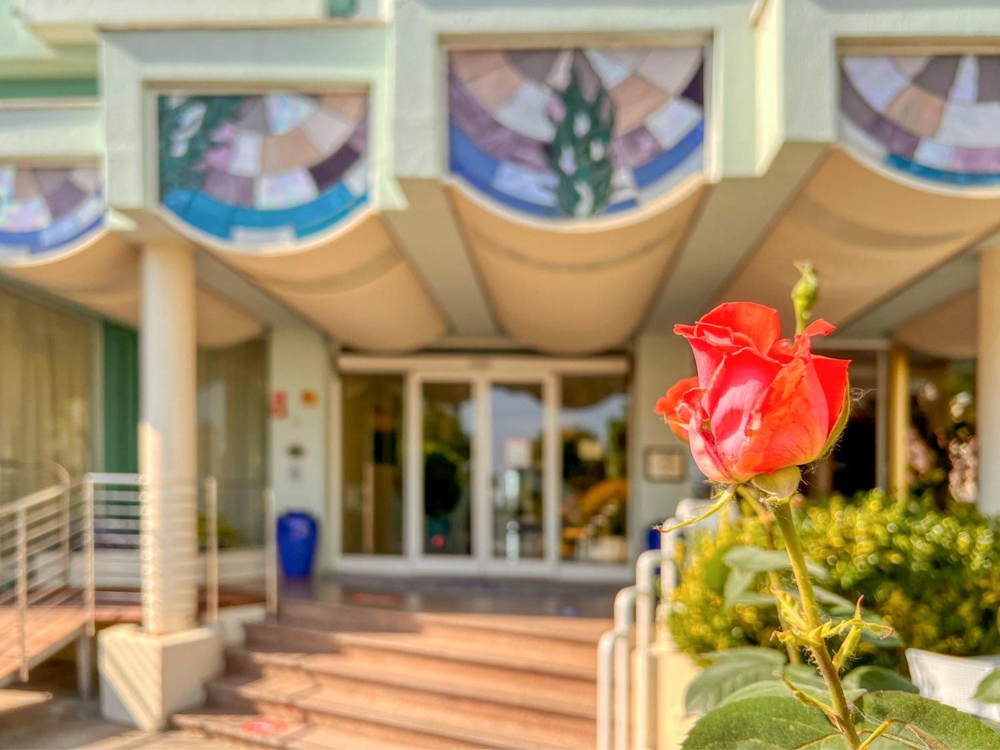 Hotel Losanna Gabicce Mare Εξωτερικό φωτογραφία